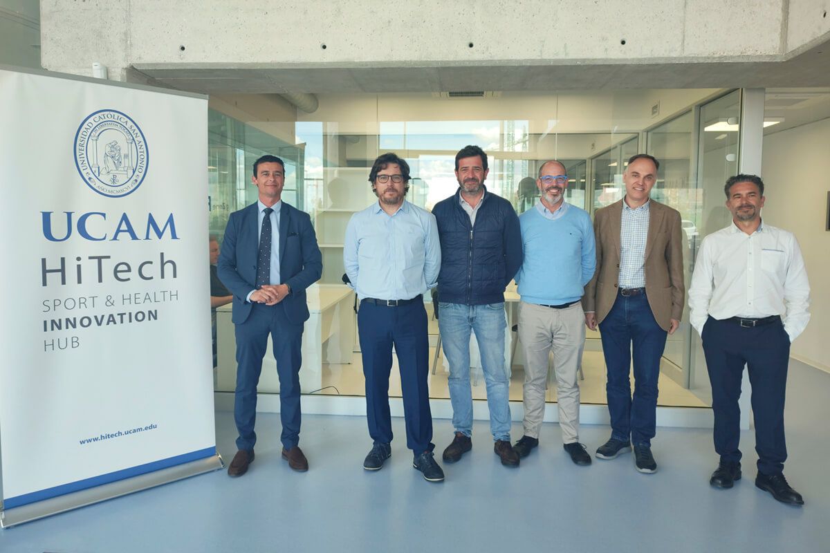 miembros de Fripozo y de la UCAM en el nuevo centro HiTech de innovación y emprendimiento